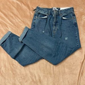 NWT BDG urban outfitters size 28 mom high-rise jeans